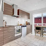 Сasa de vacaciones Three-bedroom In