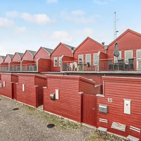 Σπίτι διακοπών Three-bedroom In *