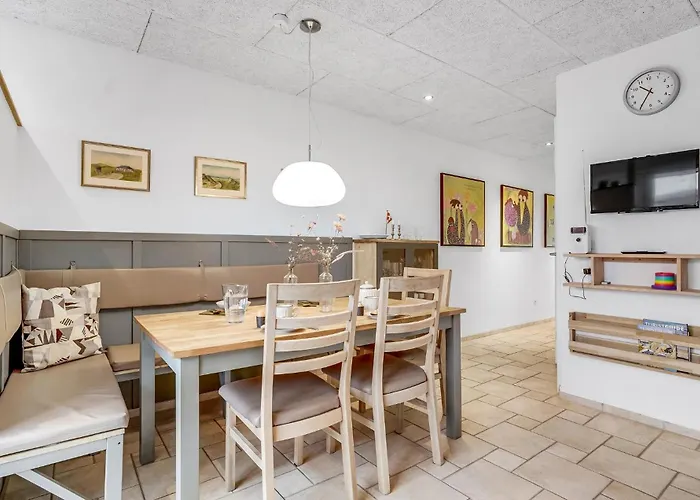 Casa de Férias Three-bedroom In Ulfborg