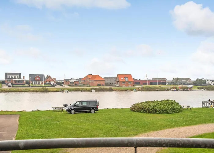 Three-bedroom In Ulfborg